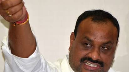 డిజిపి గారూ... మీ దృష్టిలో బాధితులే నిందితులా?: అచ్చెన్నాయుడు