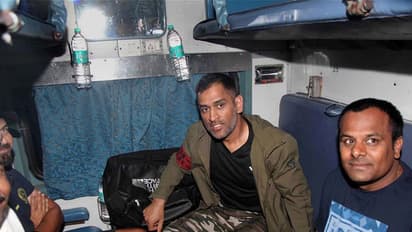 13 ವರ್ಷಗಳ ಬಳಿಕ ಧೋನಿ ರೈಲಿನಲ್ಲಿ ಪ್ರಯಾಣ