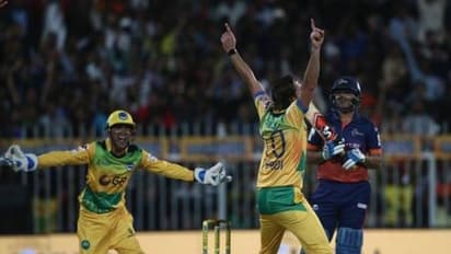 நான் இன்னும் செம ஃபார்மில் இருக்கேன்.. ஹாட்ரிக் வீழ்த்தி நிரூபித்த அஃப்ரிடி..!