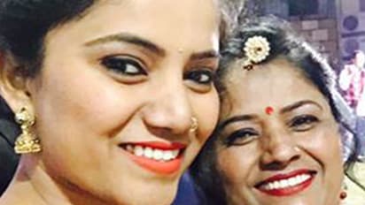 ಮಗಳೇ ತಾಯಿಗೆ ಜೋಡಿ ಹುಡುಕಿ ಮದುವೆ ಮಾಡಿದಳು..!