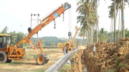 எரிவாயு குழாய் பதிக்க நூற்றுக்கணக்கான போலீஸுடன் வந்த கெயில் நிறுவனம்; எட்டு பேரை கைது செய்து அட்டகாசம்...