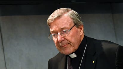 പ്രായപൂര്ത്തിയാകാത്തവരെ ലൈംഗികമായി പീഡിപ്പിച്ചതിന് മാര്പ്പാപ്പയുടെ ഉപദേശകനെതിരെ കേസ്