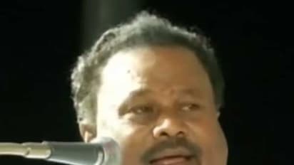 சொல்ல நினைத்தது அம்மாவிடமிருந்து கொள்ளையடித்த பணம் என்பதுதான்….நாக்கு உளறிவிட்டது… திடீர் பல்டி அடித்த திண்டுக்கல் சீனிவாசன்…