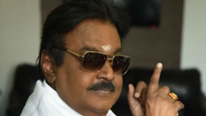 விஜயகாந்த் விடாப்பிடி! சட்டப்பேரவையில் ஜெ. படம் திறக்க கடும் எதிர்ப்பு!