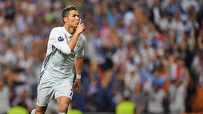 With 100 Champions League goals, Cristiano Ronaldo is a touch above all!