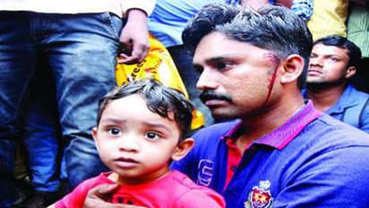 ബൈക്ക് യാത്രികനെ വയര്ലെസ് സെറ്റുകൊണ്ട് അടിച്ച പൊലീസുകാരനെതിരെ കേസ്