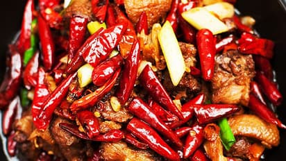 காரமான உணவுகள் அதிகம் சாப்பிடுறீங்களா? ஜாக்கிரதை! 