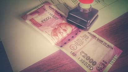 புத்தம் புதிய ரூ.2000 கள்ள நோட்டுகள் - சென்னையில் புழக்கத்தில் விட முயற்சி?