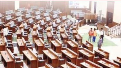 Ap Assembly:అసెంబ్లీ నుండి టీడీపీ ఎమ్మెల్యేల సస్పెన్షన్, నిరసన