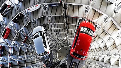 ദുബായില് മണിക്കൂര് വാടക കാര്