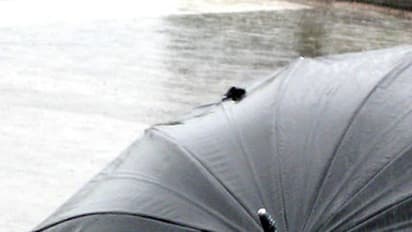 నాన్న గొడుగలా మూలన పడిపోయింది...