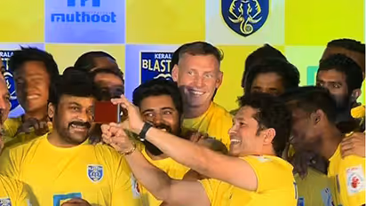 Sachin's new look: When in Kerala, clad in 'Mundu'