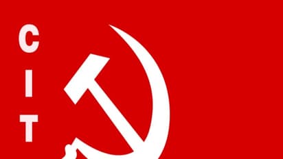 சிஐடியு மாநில பொதுச்செயலர் அனிதா வீட்டுக்குச் சென்று மலரஞ்சலி; ரூ.1.50 இலட்சம் நிதியுதவியும் வழங்கினார்…