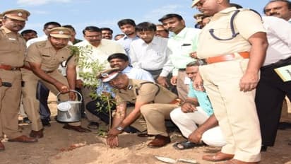 சட்டம் ஒழுங்கோடு சேர்த்து மரத்தையும் பராமரியுங்கள் – காவலர்களுக்கு உத்தரவு போட்ட கமிஷனர் ஏ.கே. விஸ்வநாத்…!!!