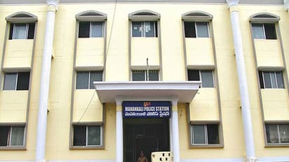 బిగ్ బ్రేకింగ్ : కేసీఆర్ పై మహంకాళి పోలీస్ స్టేషన్లో ఫిర్యాదు