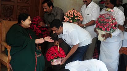 'Amma, Virangana': Tributes pour in for Jayalalithaa