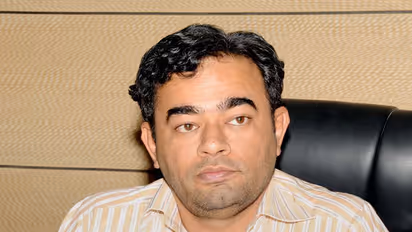 ಭೂಹಗರಣ ಬಯಲಿಗೆಳೆದ ಮನೀಷ್ ಮೌದ್ಗಿಲ್ ಎತ್ತಂಗಡಿ!