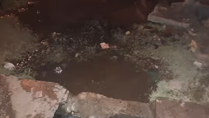 சாக்கடையில் கலக்கும் குடிநீர்...! வேதனைப்படும் மக்கள்...நடவடிக்கை எடுப்பார்களா.?