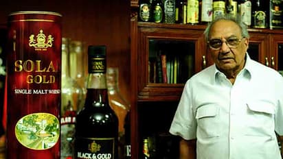 ఓల్డ్ మాంక్ ప్రియులకు చేదువార్త