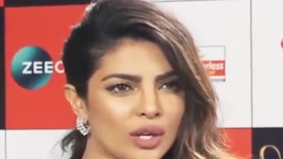 ಪ್ರಿಯಾಂಕಾ ವ್ಯಾನಿಟಿ ಬ್ಯಾಗ್ ಬೆಲೆ ಕಾರಿಗೂ ದುಬಾರಿ : ಎಷ್ಟು..?