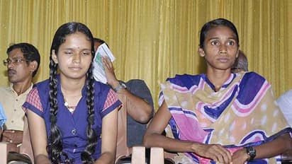 അന്ധഗായികയ്ക്ക് കൈത്താങ്ങായി പി യു ചിത്ര