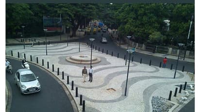 ಬೆಂಗಳೂರು ರಸ್ತೆಗೆ ಖ್ಯಾತ ಉದ್ಯಮಿ ಫಿದಾ!