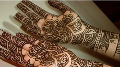 ఆషాడంలో గోరింటాకు పెట్టుకుంటే ఏం జరుగుతుంది?