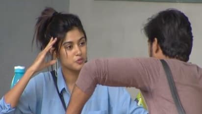 ஓவியாவிடம் "பளார்" வாங்கிய ஆரவ்...! இதைவிட வேற அசிங்கம் உண்டா என்ன...!