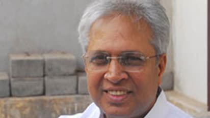 చంద్రబాబు చేసిందే జగన్ చేస్తున్నాడు: పోలవరంపై ఉండవల్లి