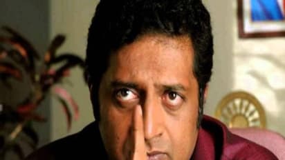 நதி நீரிலிருந்து அரசியலை அகற்றுங்கள் தீர்வு கிடைக்கும்... நடிகர் பிரகாஷ் ராஜ் பரபரப்பு பேச்சு..!