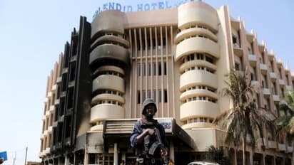 பிரபல உணவு விடுதியில் கடும் துப்பாக்கி சண்டை - 17 பேர் பலி...