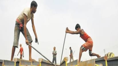 அரசு விடுமுறை தினத்தன்று தொழிலாளர்களை வேலை செய்யவைத்த 40 நிறுவனங்கள் மீது அதிரடி நடவடிக்கை…