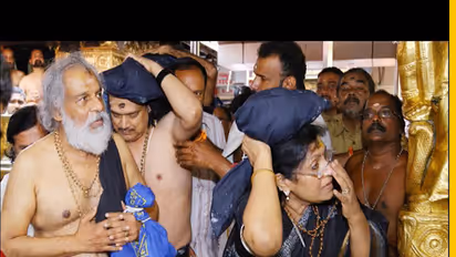 യേശുദാസ് ശബരിമലയില്; കന്നിമല കയറി പ്രഭാ യേശുദാസും