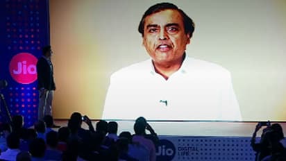 Reliance Jio offers 70 percent cashback on iPhone 8, announces Rs 799 plan for 90GB data/month