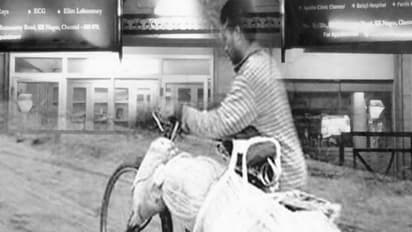 இறந்த தாயின் உடலை சைக்கிளில் வைத்து சுடுகாட்டுக்கு தள்ளிச்சென்ற மகன்... சென்னையில் நிகழ்ந்த சோகம்!