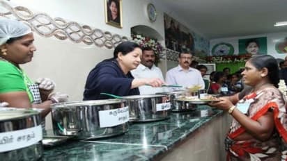 ஜெயலலிதாவின் அம்மா உணவகத்தை தொட முடியாத GST!! – தப்பித்த உழைப்பாளி மக்கள்...