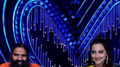 రియాలిటీ షో న్యాయనిర్ణేతలుగా బాబా రామ్ దేవ్, సోనాక్షి