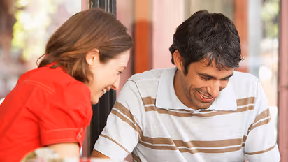 Vastu Tips: দাম্পত্য জীবন সুখের হবে বাস্তু মতে, এই টোটকা মানলে দুজনের প্রেম বাড়বে