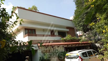 ಶಶಿಕಲಾ ಆಪ್ತರಿಗೆ ಬಿಸಿ ಮುಟ್ಟಿಸಿದ ಐಟಿ; 160 ಸ್ಥಳಗಳಲ್ಲಿ 700 ಐಟಿ ಅಧಿಕಾರಿಗಳ ತಂಡ ಏಕಕಾಲದಲ್ಲಿ ದಾಳಿ