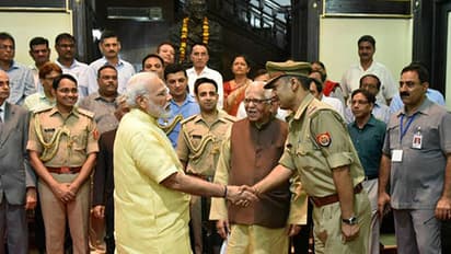 ಯೋಗದ ಬಗ್ಗೆ ಕವನ ಬರೆದ ಎಸ್ಐಗೆ ಮೋದಿ ಅಭಿನಂದನೆ