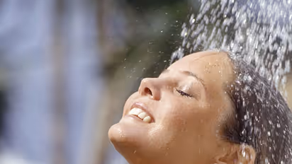 প্রতিদিন স্নানের জলে দুই ফোঁটা মিশিয়ে নিন এই তেল, ঝকঝক করবে ত্বক