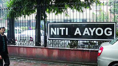 নীতি আয়োগের বৈঠক থেকে দূরে নীতিশ-কেসিআর, মোদীর বৈঠকে থাকছেন মমতা