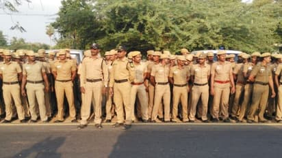 சசிகலாவை கைது செய்ய காத்திருக்கும் போலீஸ்