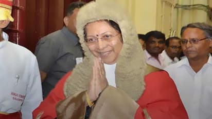 കോടതികളില് ജിന്സ് ധരിക്കാന് പാടില്ല; ജസ്റ്റിസ് മഞ്ജുള ചെല്ലൂര്