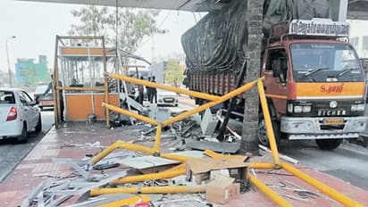 மின்னல் வேகத்தில் சுங்கச்சாவடியை இடித்து தள்ளிய டிப்பர் லாரி; வடமாநில இளைஞர் பலி; மூவர் காயம்...