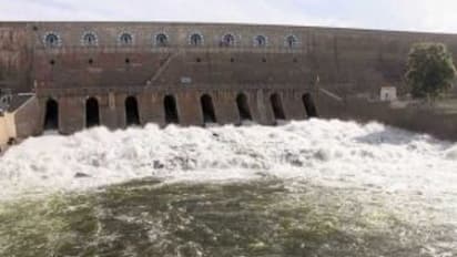 மேட்டூரில் இருந்து மகா புஷ்கர விழாவையொட்டி 10 கன அடி தண்ணீர் திறப்பு !! காவிரி கரையோர மக்களுக்கு வெள்ள அபாய எச்சரிக்கை !!!