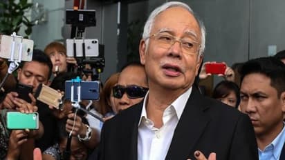 কোটি কোটি টাকার দুর্ণীতির মামলায় দোষী সাব্যস্ত মালয়েশিয়ার প্রাক্তন প্রধানমন্ত্রী, ১২ বছর কারাদণ্ডের নির্দেশ