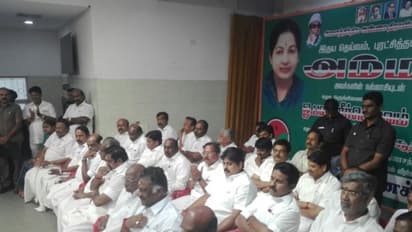 பெருவாரியான வாக்குகள் வித்தியாசத்தில் ஜெயிக்க வேண்டும் - கழகத்தினருக்கு ஆர்டர் போட்ட எடப்பாடி...!