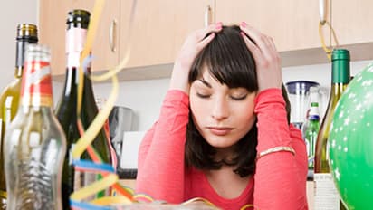 Tips To Overcome Hangover: বর্ষবরণের রাতের পার্টিতে বুঁদ হওয়ার আগে, জেনে রাখুন হ্যাঙ্গওভার কাটানোর সহজ উপায়