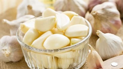 உங்களுக்குத் தெரியுமா? பூண்டு சருமத்தில் உள்ள நீங்கா கறைகளை எளிதில் போக்கும்...